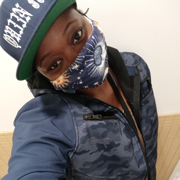 Meet your Posher, Janine - Picture 1 of 1